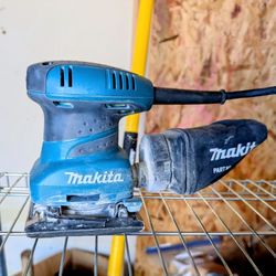
Makita - 2 Amp Corded 1/4 Sheet Finisher 
