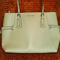  Michael Kors Voyager Large Saffiano Leather Tote Bag
