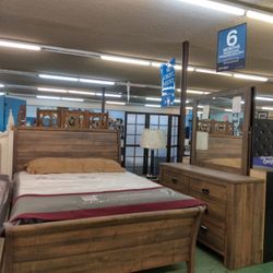 😍 Queen Frame Dresser Mirror 1 Nightstand All For $899