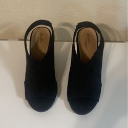 Ladies suede Chunky heels size 9 1/2