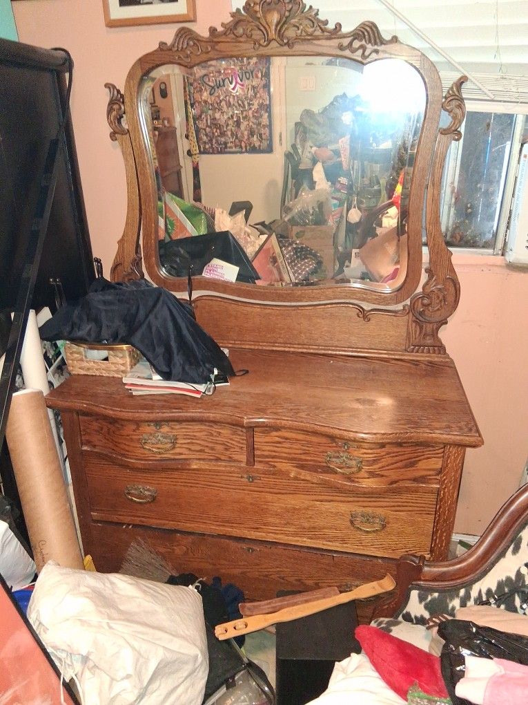 4 Drawer Antique Dresser