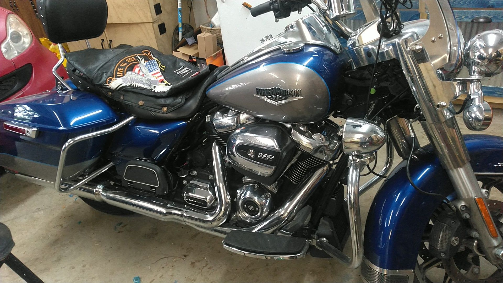 Photo 2017 road king one owner