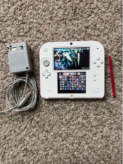 White/Red Nintendo 2DS Console Charger Stylus & Games !
