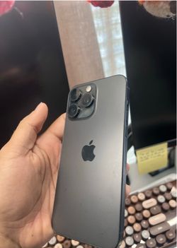 iPhone 15 Pro Max 256gb Unlocked Price Firm!!