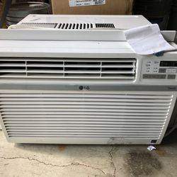 Almost New LG Window A/C 12,000 Btu Works Good 