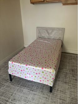 Twin size bed