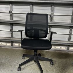 Mesh Office Chairs – 10 Available