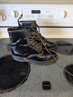 Doc Marten boots Woman Size 9