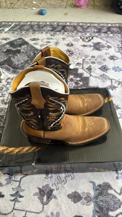 Men’s cowboy boots Dan post