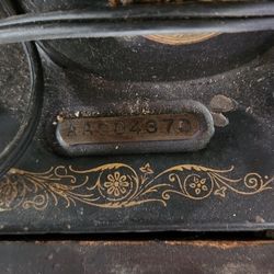 1925 Singer Sewing Machine