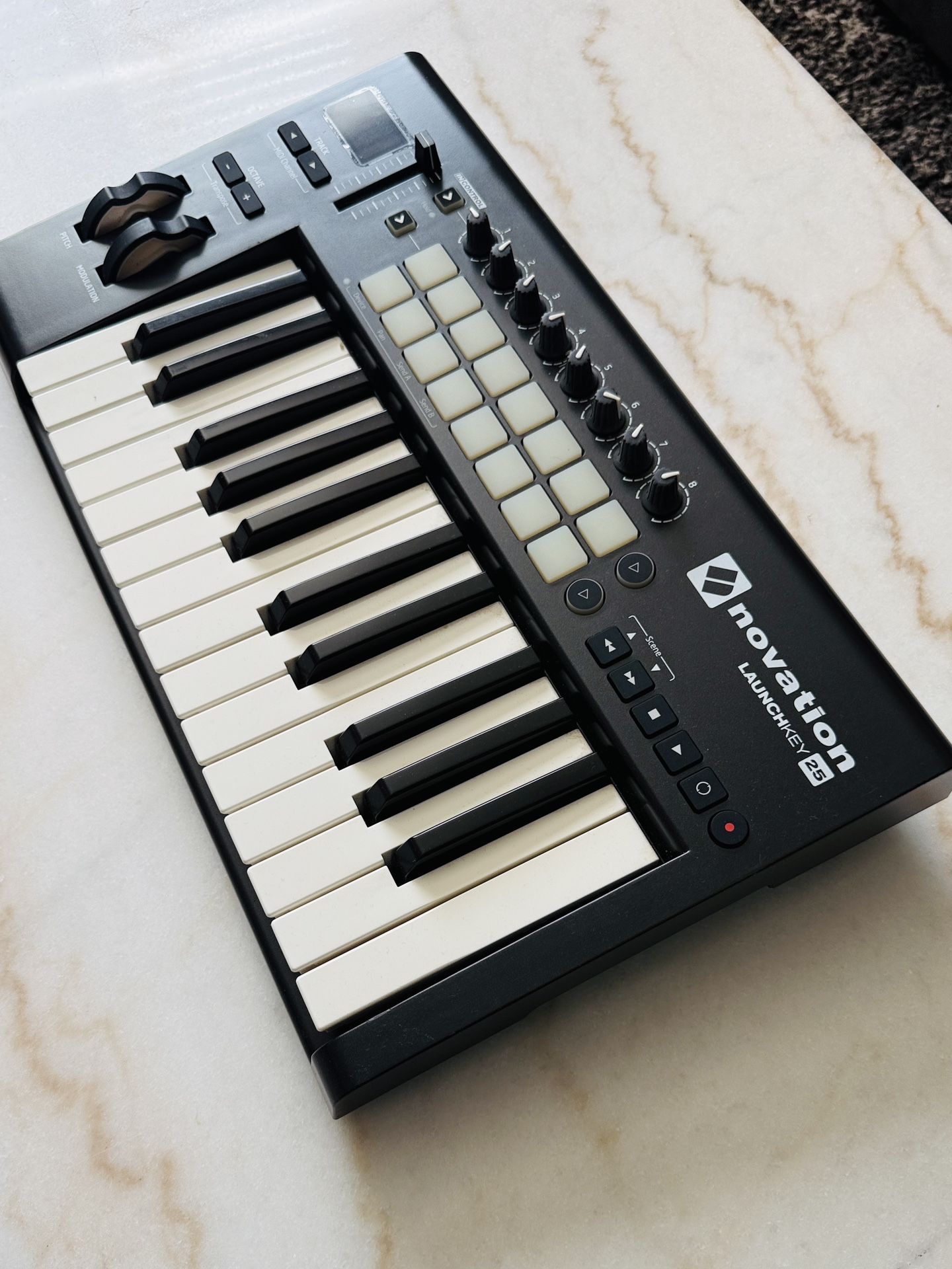 Novation Launchkey 25 MIDI Controller (Open Box) Pickup Only Cash