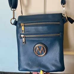 Mia K. Collection, crossbody bag