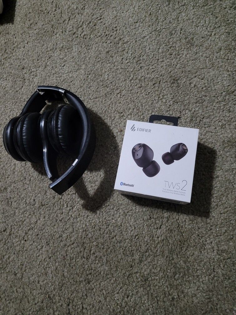 Earbuds