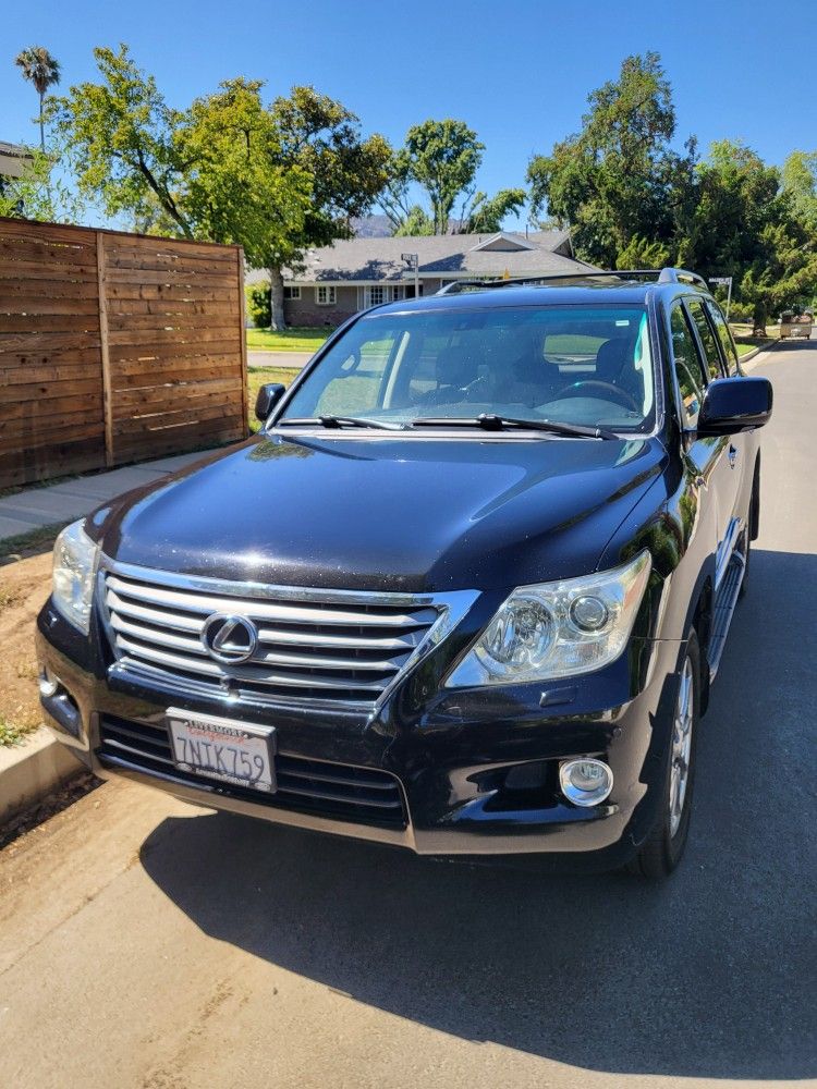 2011 Lexus LX 570