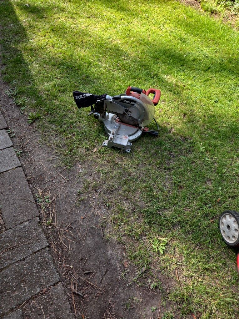Skilsaw Moving Out Of State. Need To Sale Today