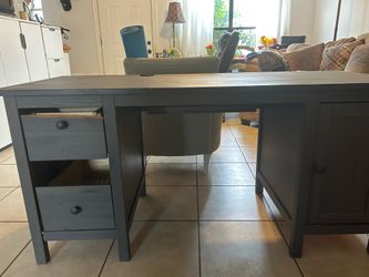 Desk + free chair