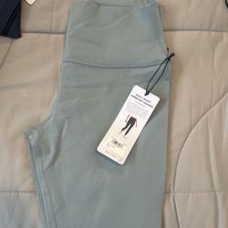 Alo Leggings