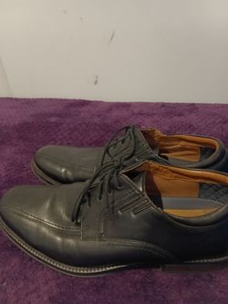 Men's leather dockers sz 13 like new $20