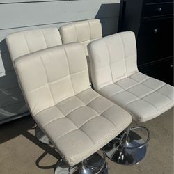 Barstool Chairs / Barstools