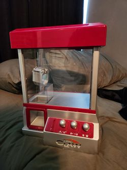 The Claw - vending machine