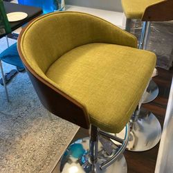 Adjustable Bar Stool 