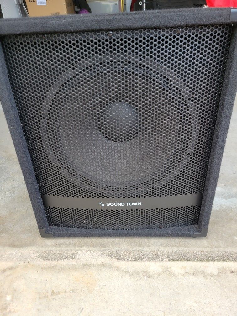 2 Sound Town Active Subwoofers