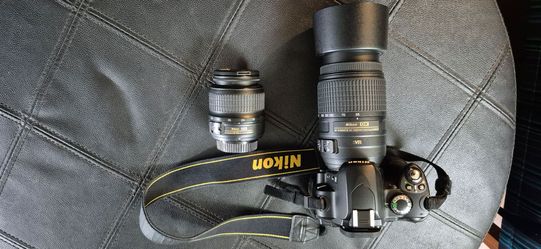 Nixon D40 DSLR