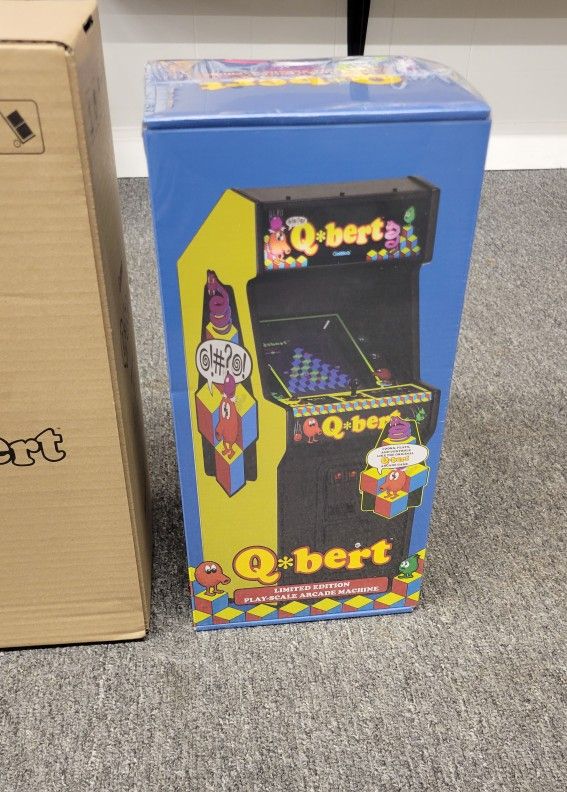 Q*bert New Wave Toys RepliCade 1/6 Scale Arcade Brand New in Box