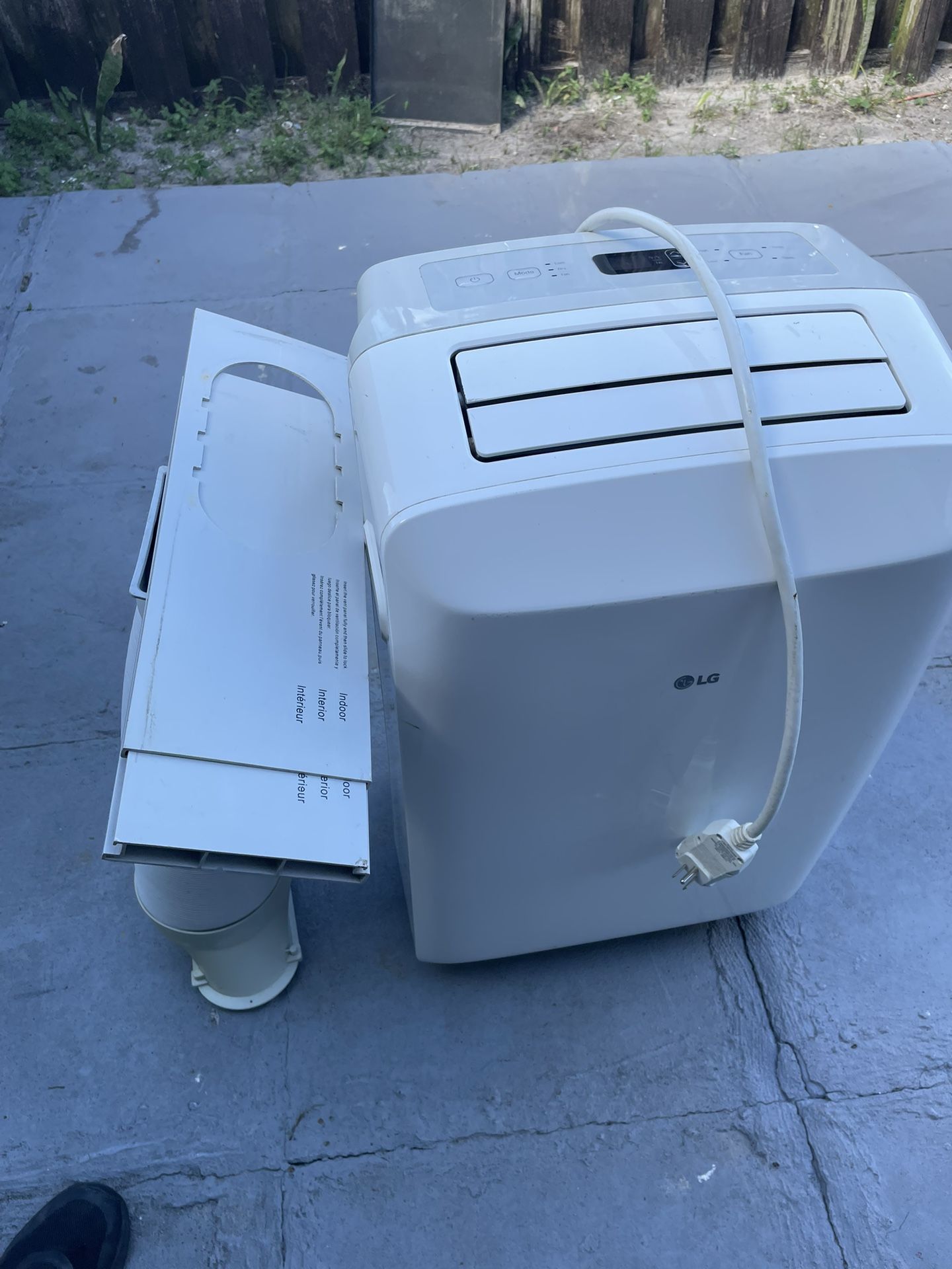 LG Portable Air Conditioner 8,000 BTU In Working Condition $120 Firm On Price