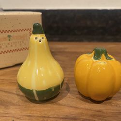 Avon “shades of autumn” salt and pepper shakers 