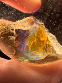 Opal specimen 