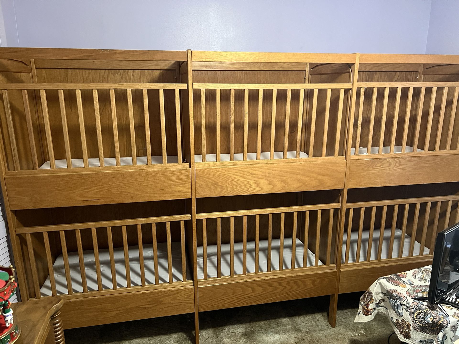 6 Stackable Bunk bed Cribs - Can Be Used For infants/pets