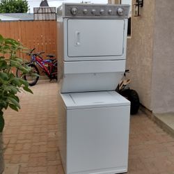 Stackable Washer And Gas Dryer 