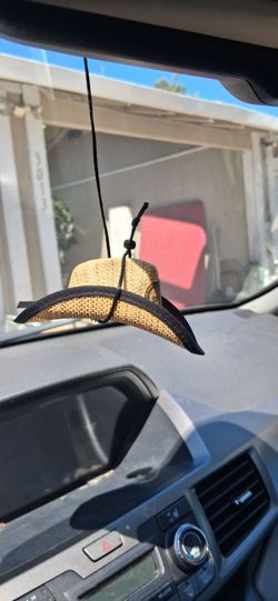 Mini sombreros