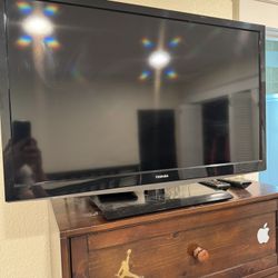 Toshiba 32-inch LED TV