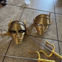 The Mummy Masks And One Set Of Weapons 