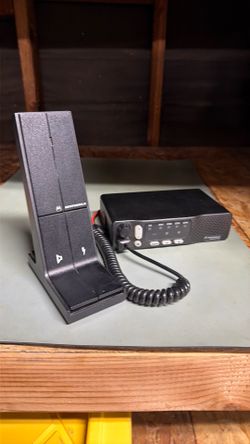 MOTOROLA Radius M1225 two-way radio