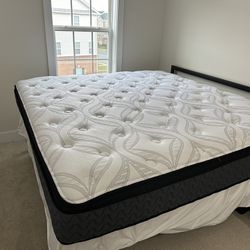 King Matress 12 INCH For Sale -$200