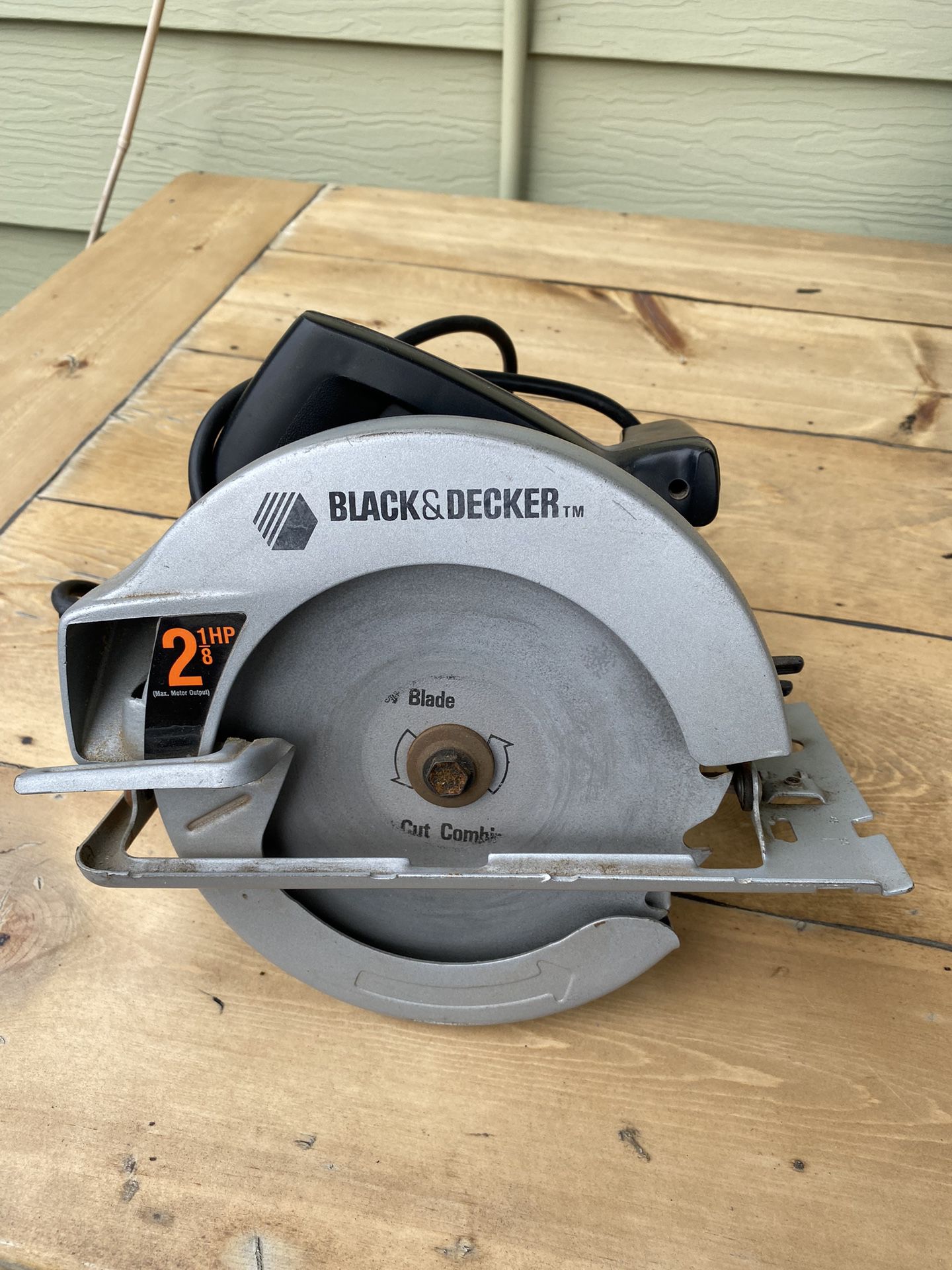 Black & Decker circular saw.. 7 1/4 blade.. model no 7308 for Sale in Bel  Air, MD - OfferUp