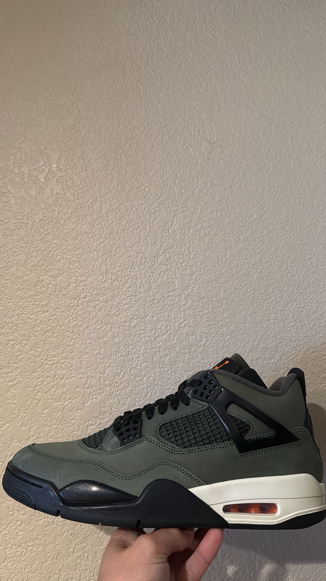 Jordan 4 Undefeated