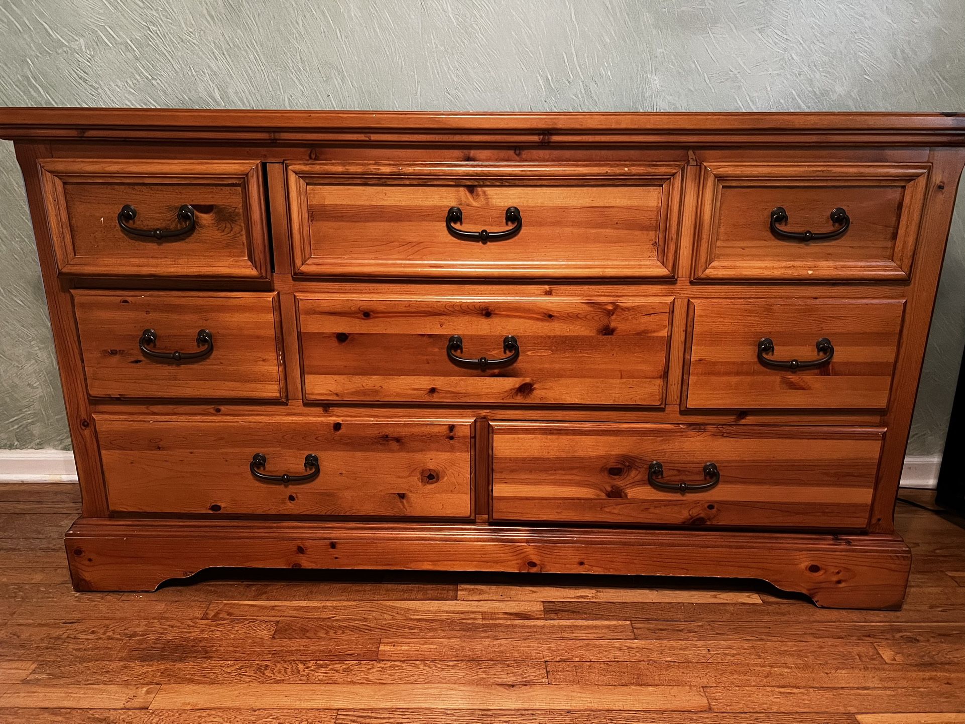 Dresser (no Mirror)