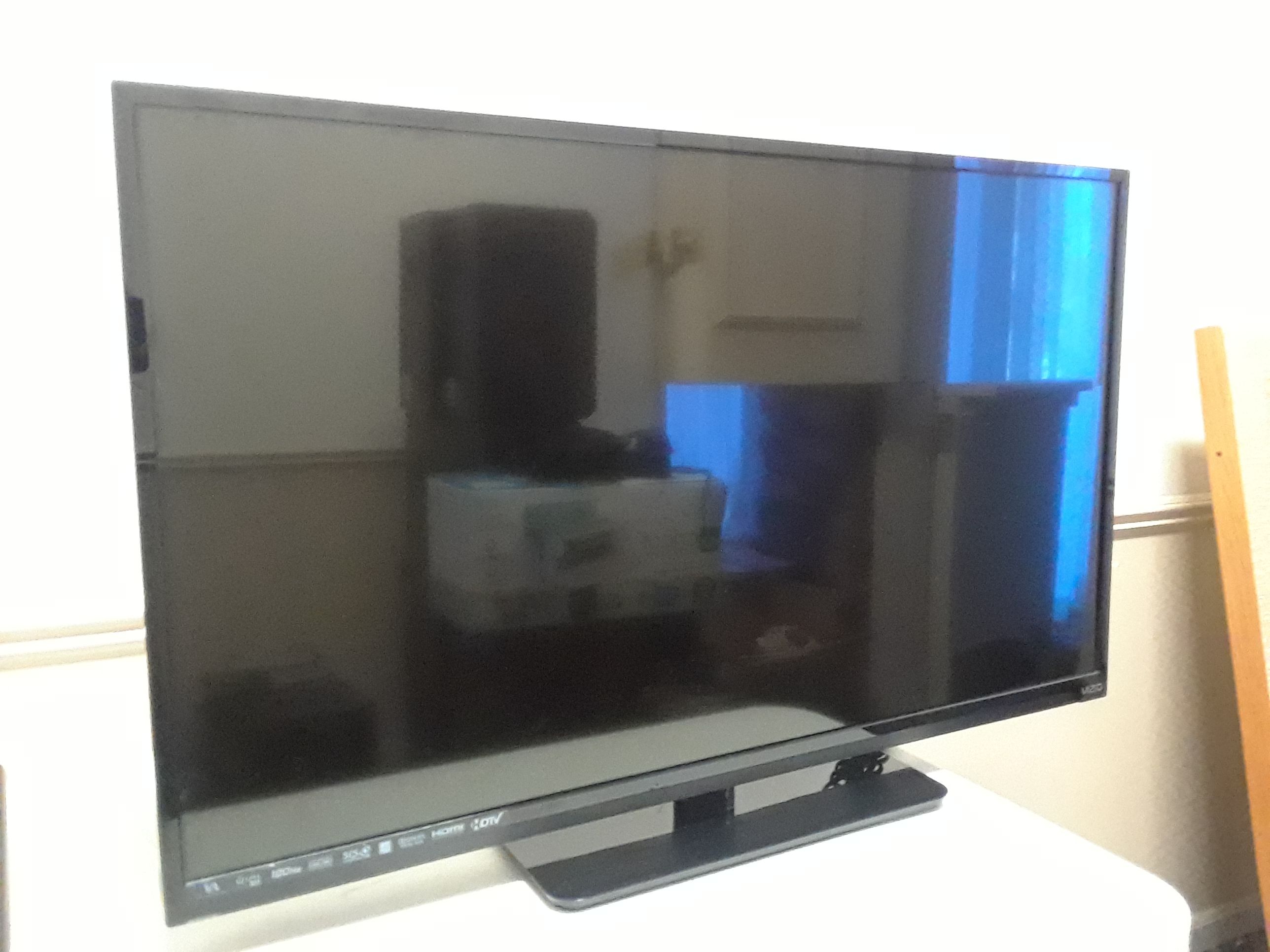 42" Vizio E420i-AO Smart 1080p LED TV