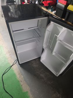 Mini fridge