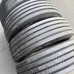 Vendo 245/70/R19.5 Instaladas Y Balanceadas Garantizadas Las 4 Llantas Por $260