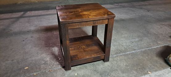 Beautiful Restoration Hardware Solid Wood Night Stand/End Table With Lamp