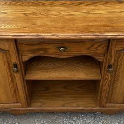 Solid Oak Sideboard / Sofa Table / Buffet / TV Stand