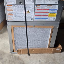 New Goodman 2.5 Ton R32 Wall-Mount Air Handler With Built-in 5kW Heater - AWST30LU1305