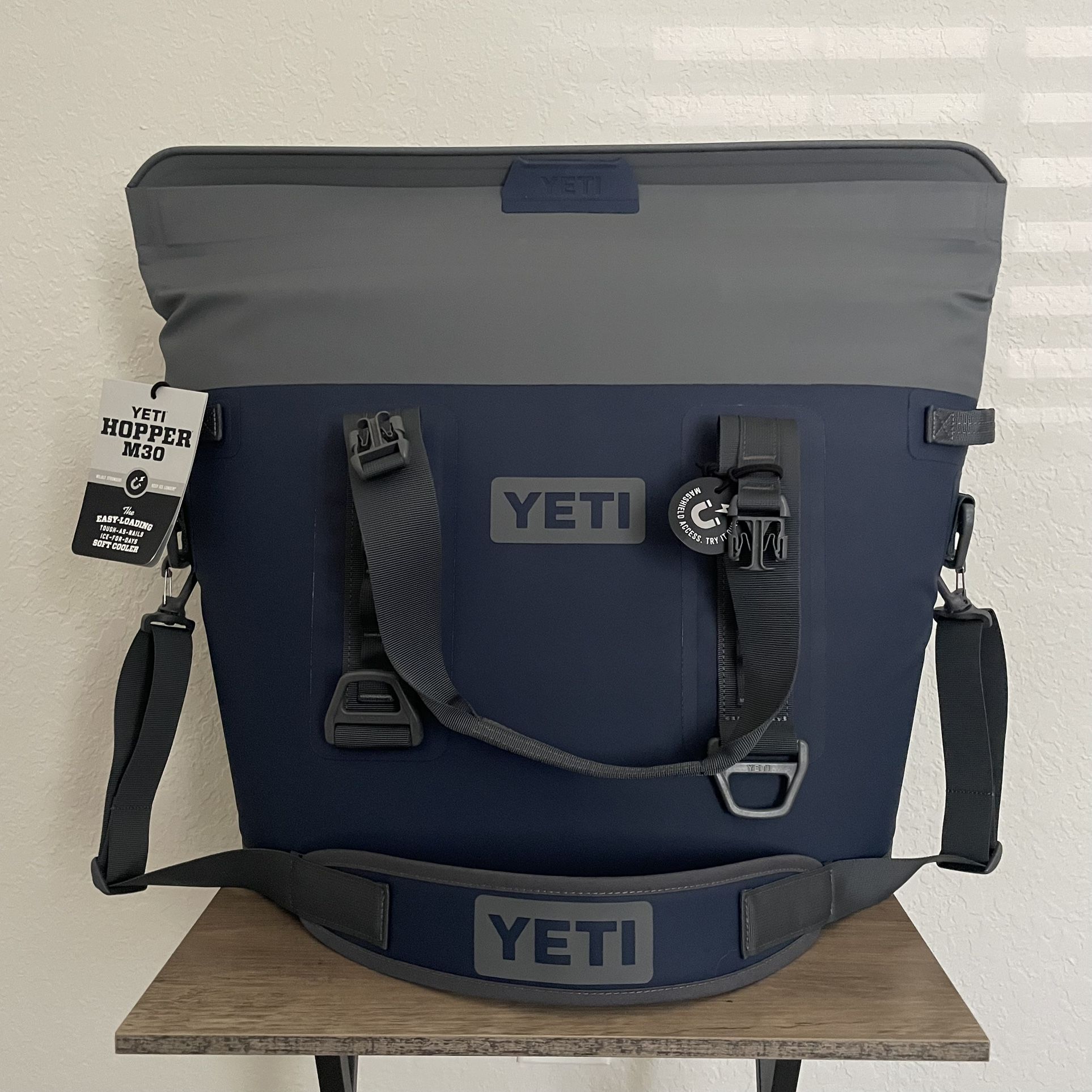 Yeti HOPPER M30 Soft-Sided Portable Cooler GS3130-1 Navy BRAND NEW W/ TAGS