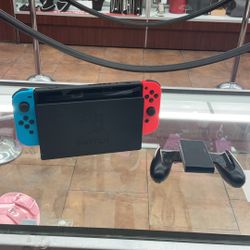 Nintendo Switch 