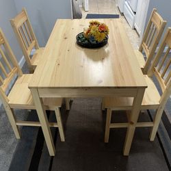 IKEA 4-Seater Dining Table & Chairs Set – Like New!
